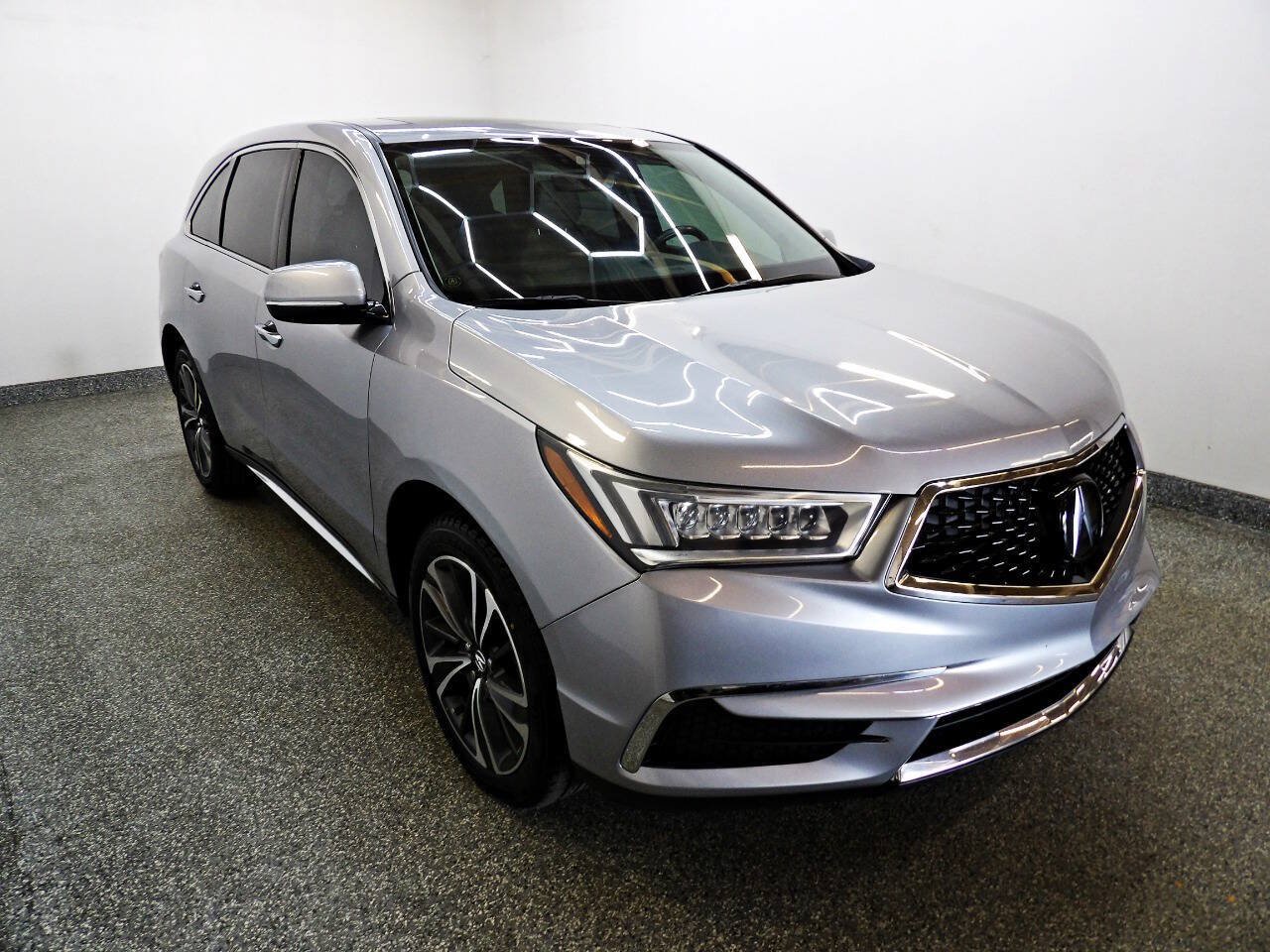 Used 2020 Acura MDX w/ Technology Package FWD image 3