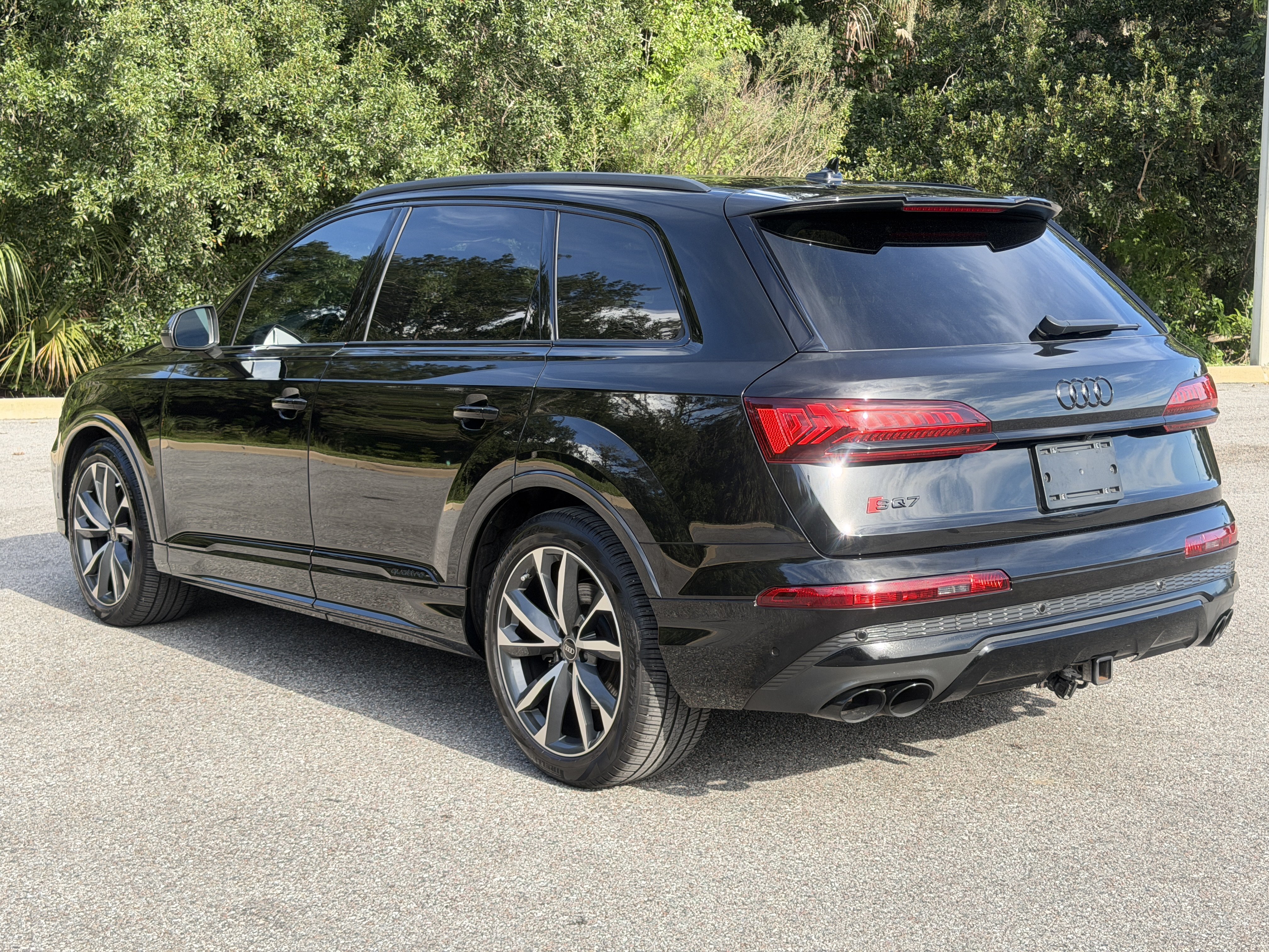 Used 2023 Audi SQ7 Prestige AWD/4WD image 5