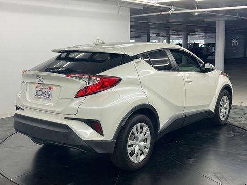 Used 2021 Toyota C-HR LE FWD image 4