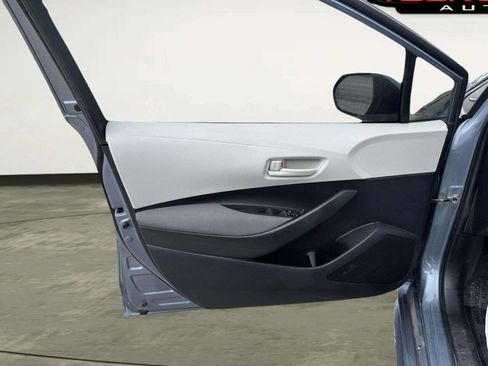Used 2022 Toyota Corolla LE FWD image 11