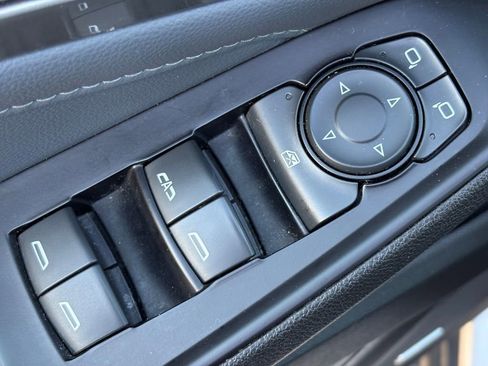 Used 2019 Chevrolet Traverse LT w/ LT Premium Package FWD image 20