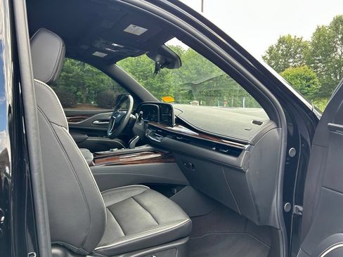 Used 2024 Cadillac Escalade ESV Premium Luxury w/ Performance Package AWD/4WD image 40