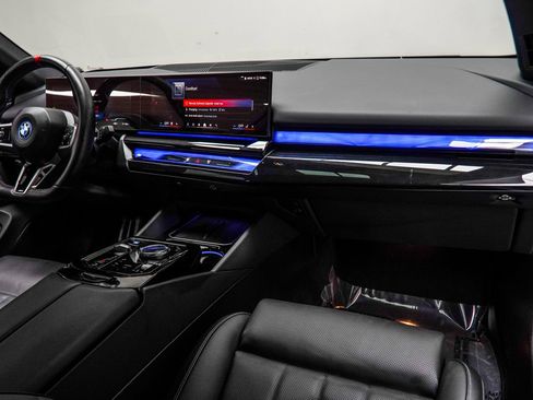 Used 2025 BMW i5 M60 w/ Premium Package image 15