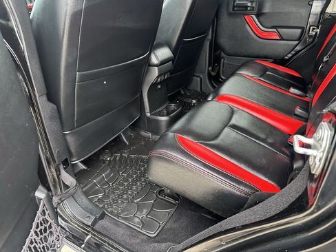 Used 2017 Jeep Wrangler Unlimited Sport AWD/4WD image 11