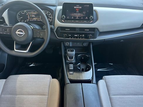 Used 2023 Nissan Rogue SV FWD image 17