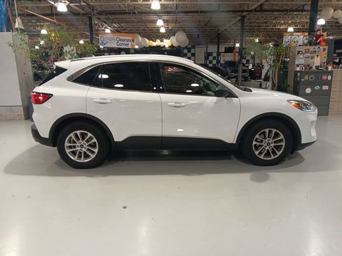 Used 2022 Ford Escape SE w/ Convenience Package FWD image 5