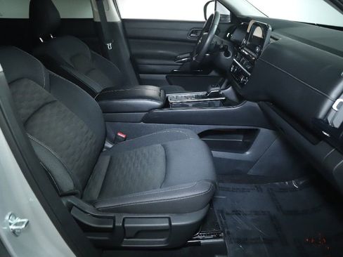 Certified 2025 Nissan Pathfinder SV FWD image 36