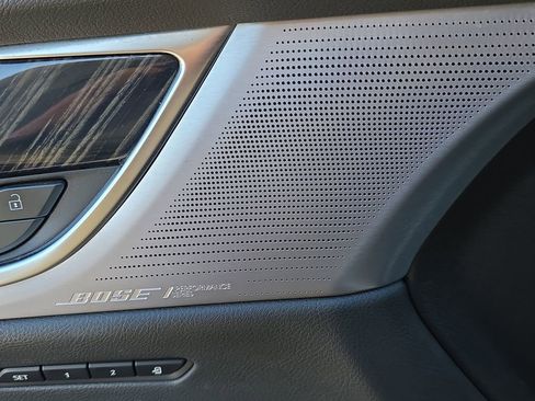 Used 2023 Cadillac XT6 Premium Luxury image 19