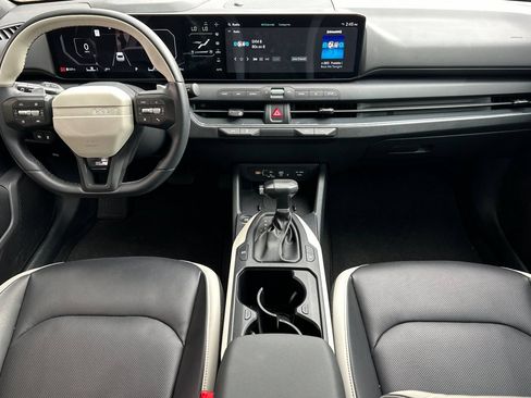Used 2025 Kia K4 GT-Line w/ GT-Line Premium Package FWD image 10