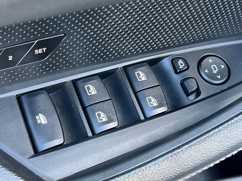 Used 2024 BMW 430i Convertible image 13