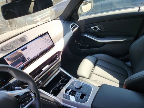 Used 2025 BMW 330i Sedan image 6