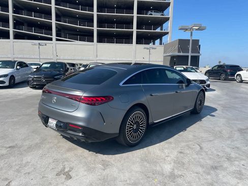 Used 2023 Mercedes-Benz EQS 580 4MATIC Sedan image 3