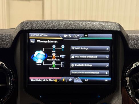 Used 2016 Ford F250 Lariat w/ Lariat Interior Package AWD/4WD image 24