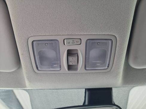 Used 2024 Hyundai Venue SEL FWD image 33