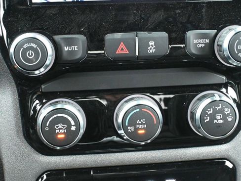 New 2026 RAM 2500 Tradesman w/ Chrome Appearance Group AWD/4WD image 19