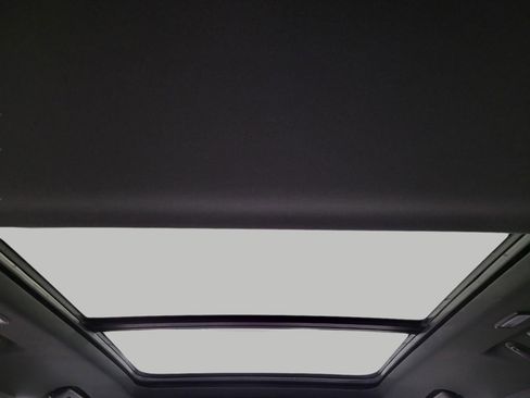 Used 2025 Chevrolet Suburban Premier image 28