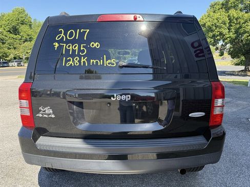 Used 2017 Jeep Patriot Latitude AWD/4WD image 7