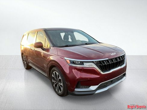 Used 2022 Kia Carnival EX FWD image 5