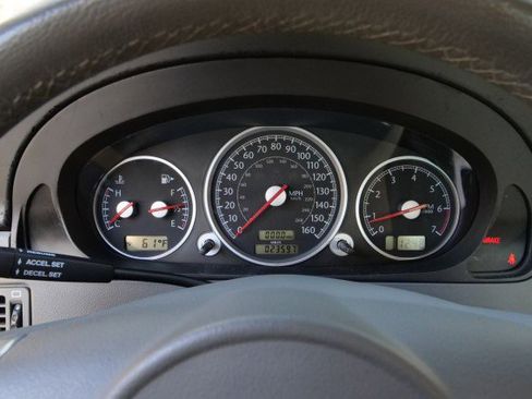 Used 2006 Chrysler Crossfire Limited image 10