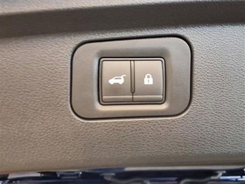 New 2025 Nissan Armada Platinum Reserve image 36