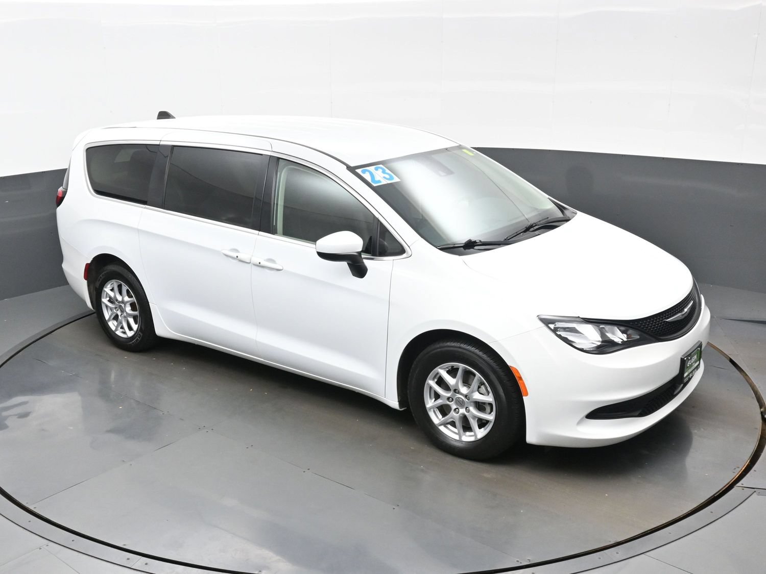 Used 2023 Chrysler Voyager LX FWD image 44