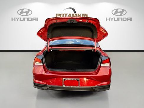 Used 2023 Hyundai Elantra SEL w/ Convenience Package image 25
