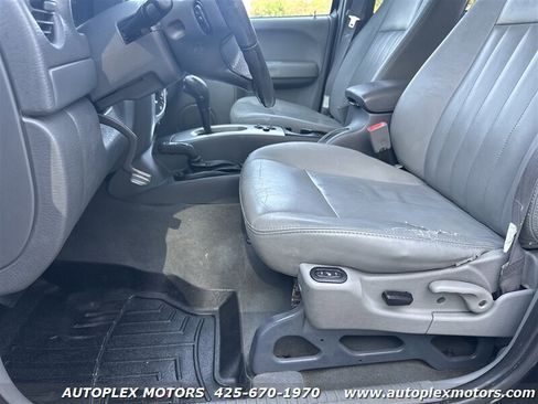 Used 2005 Jeep Liberty Limited image 21
