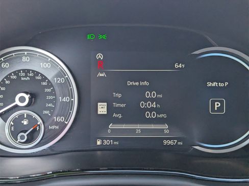 Used 2025 Genesis GV70 3.5T Sport image 30