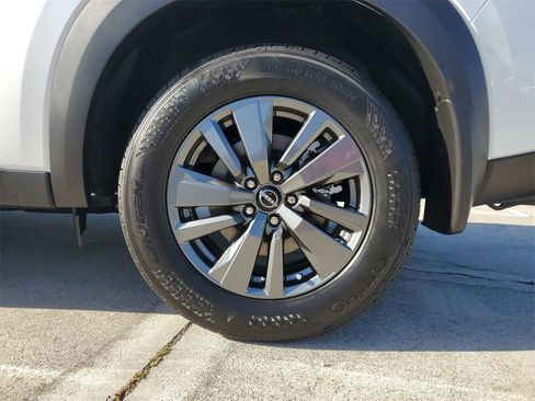 New 2025 Nissan Pathfinder SV w/ SV Premium Package image 5