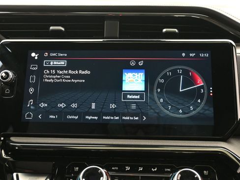 Used 2023 GMC Sierra 1500 AT4 w/ Technology Package AWD/4WD image 34