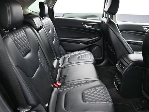 Used 2024 Ford Edge Titanium image 18