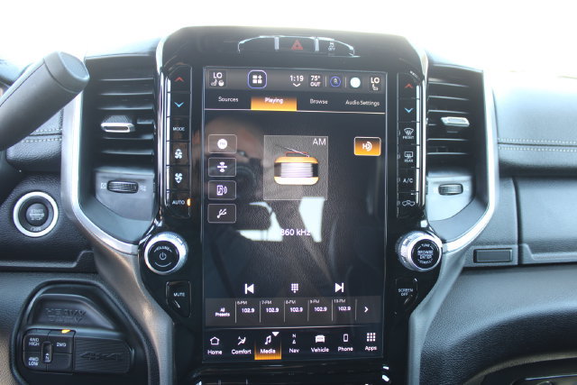 Used 2023 RAM 2500 Laramie AWD/4WD image 32