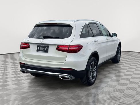 Used 2018 Mercedes-Benz GLC 300 4MATIC image 4