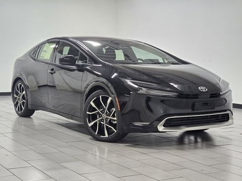 New 2026 Toyota Prius Plug-In Hybrid image 2