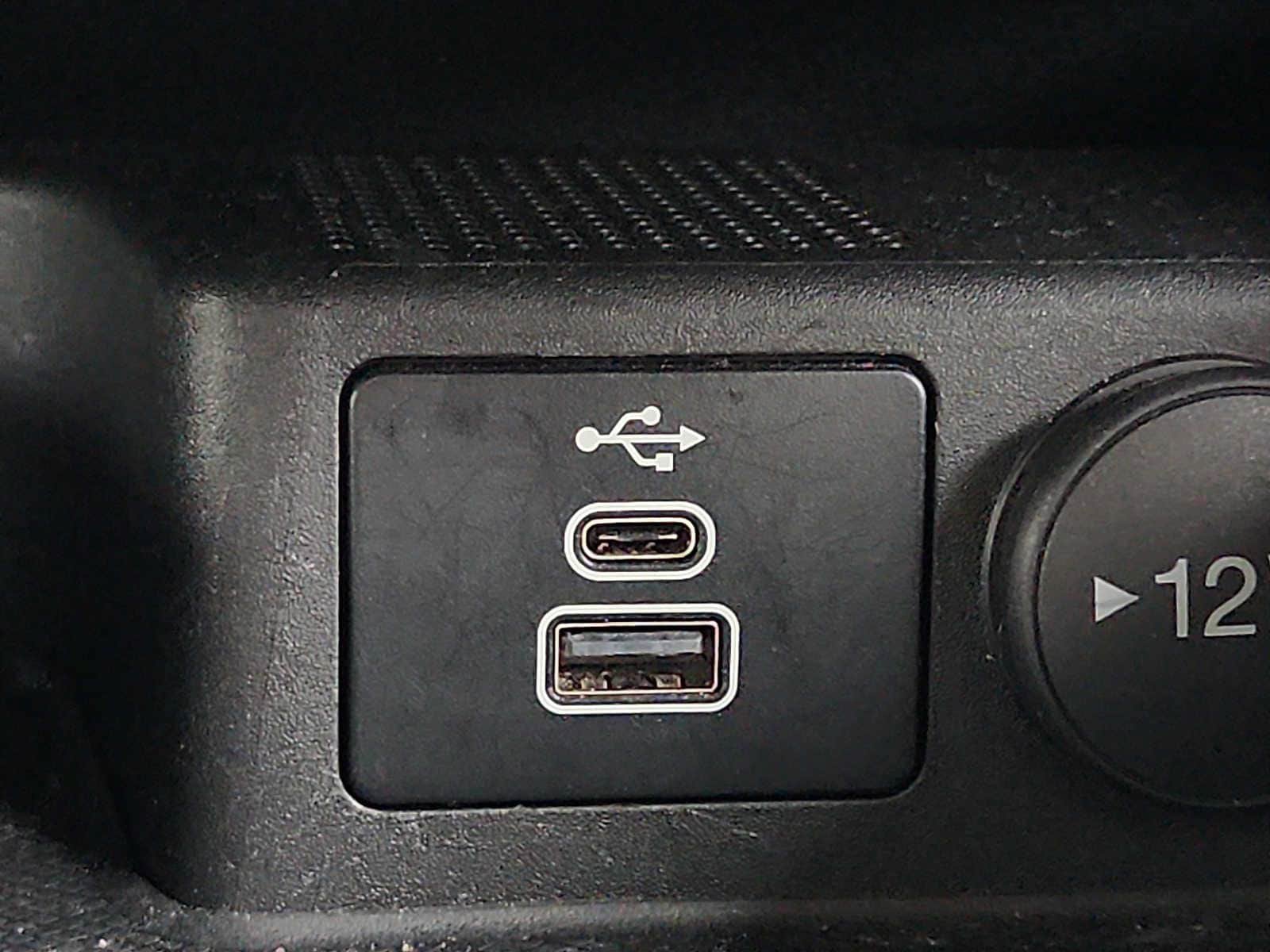 Used 2025 Ford Escape Active AWD/4WD image 24