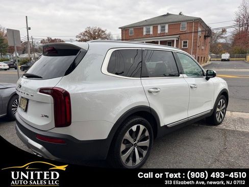 Used 2020 Kia Telluride S w/ S 8 Passenger Seating Package image 3