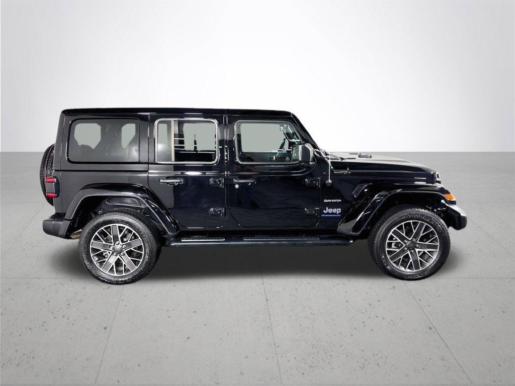Used 2023 Jeep Wrangler Unlimited Sahara w/ Cold Weather Group AWD/4WD image 6