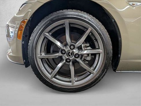 Used 2023 MAZDA MX-5 Miata Grand Touring RWD image 20