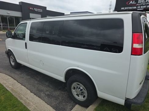 Used 2015 Chevrolet Express 2500 LT w/ LT Preferred Equipment Group RWD image 3