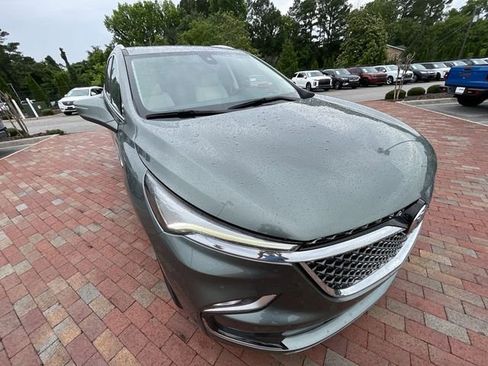 Used 2023 Buick Enclave Avenir FWD image 5