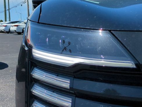 New 2025 Nissan Kicks SR image 10