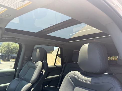 Used 2020 Lincoln Navigator Reserve w/ Luxury Package AWD/4WD image 8