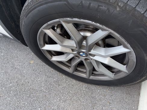 Used 2021 BMW X5 xDrive40i w/ Convenience Package image 3