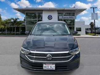 Used 2024 Volkswagen Jetta SE w/ Panoramic Sunroof Package FWD video 2