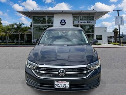 Used 2024 Volkswagen Jetta SE w/ Panoramic Sunroof Package