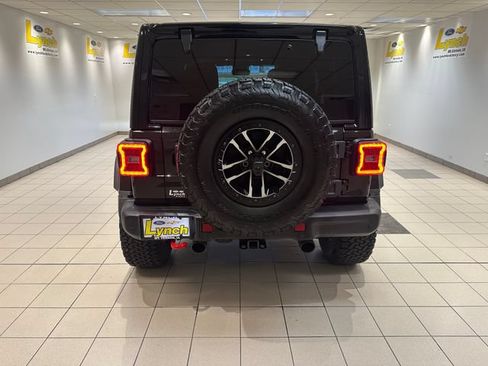 Used 2024 Jeep Wrangler Unlimited Rubicon AWD/4WD image 22