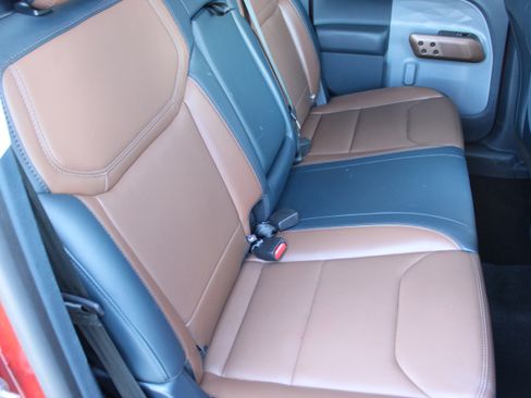 Used 2022 Ford Maverick Lariat w/ Lariat Luxury Package FWD image 16