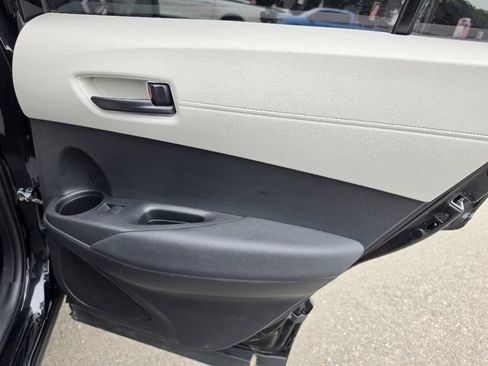 Used 2023 Toyota Corolla Cross L AWD/4WD image 16