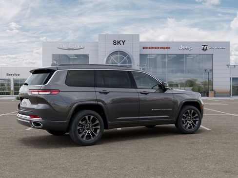 New 2025 Jeep Grand Cherokee L Overland w/ Luxury Tech Group IV AWD/4WD image 4