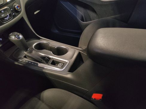 Used 2019 Chevrolet Equinox LS FWD image 26